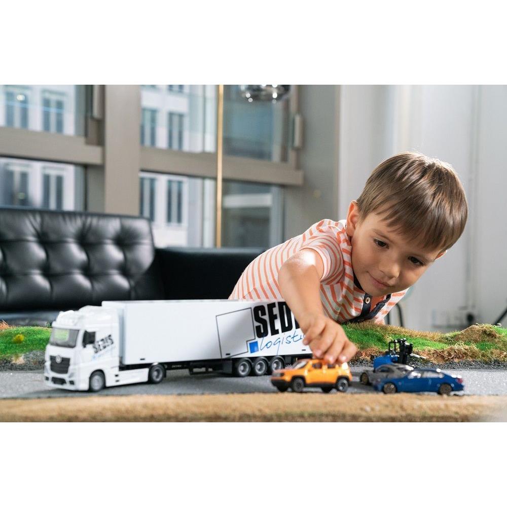Modellauto Mercedes Lastwagen mit Stapler & Zubehör