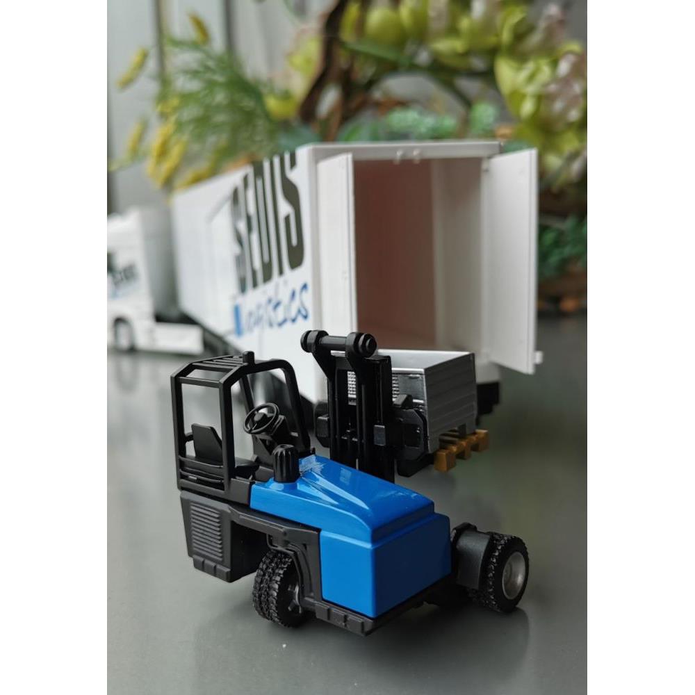 Modellauto Mercedes Lastwagen mit Stapler & Zubehör
