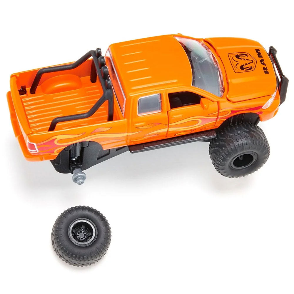 Modellauto RAM 1500 mit Ballonreifen, 1:50