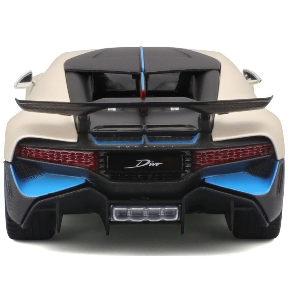 Modellauto Bugatti Divo, weiss metallic1:24